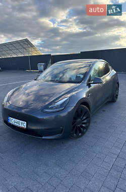 Tesla Model Y  2022
