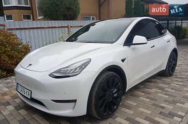 Tesla Model Y 2021