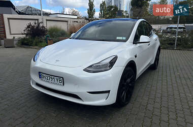 Tesla Model Y  2023