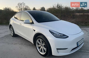 Tesla Model Y  2023