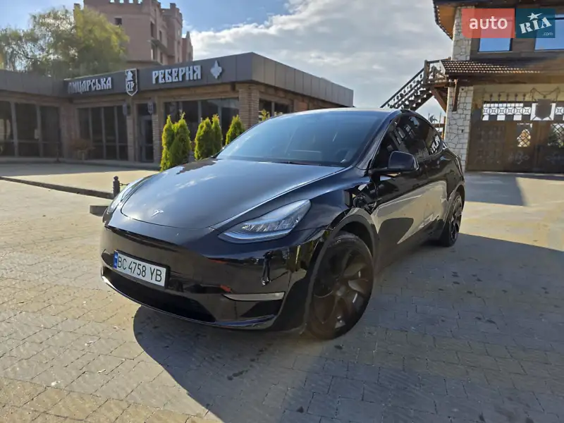Tesla Model Y