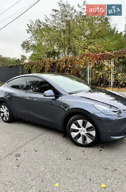 Tesla Model Y  2023