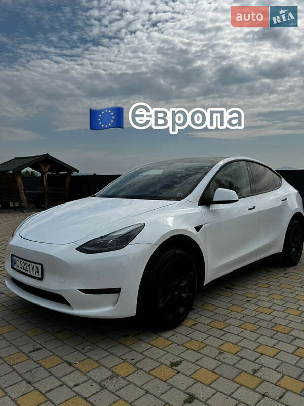 Позашляховик / Кросовер Tesla Model Y