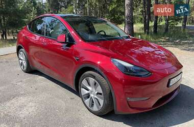 Tesla Model Y  2024