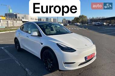 Tesla Model Y  2022