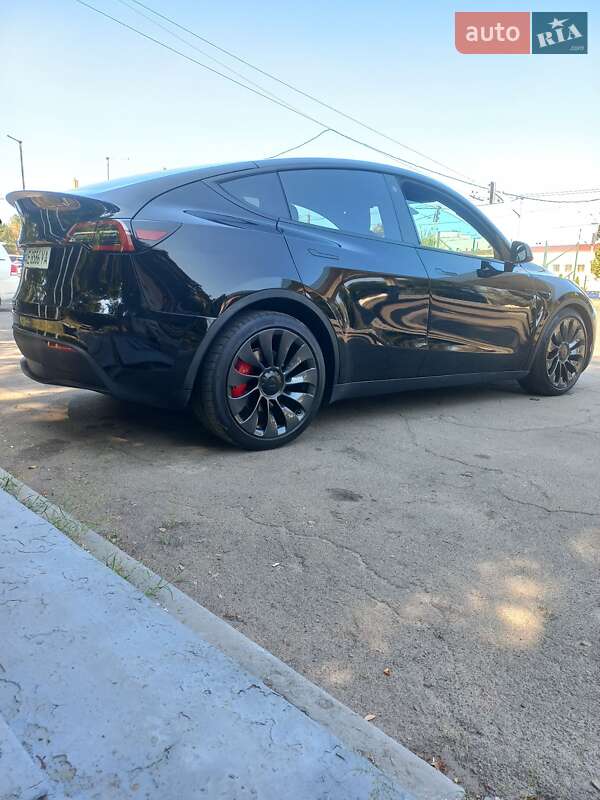 Позашляховик / Кросовер Tesla Model Y 2022 в Дніпрі