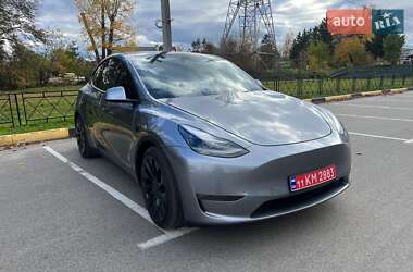 Tesla Model Y 2024