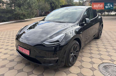 Tesla Model Y  2024