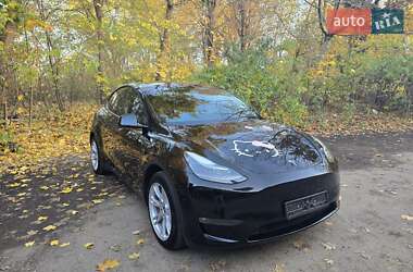 Tesla Model Y  2023