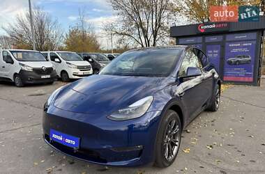 Tesla Model Y  2024