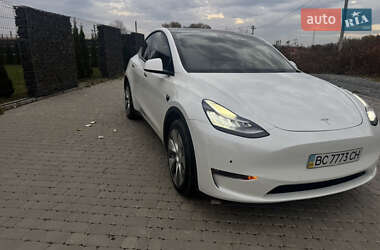 Tesla Model Y  2020