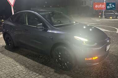Tesla Model Y  2022