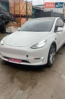 Tesla Model Y  2022