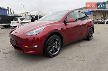Tesla Model Y  2024