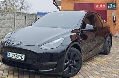 Tesla Model Y 2024