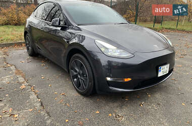 Tesla Model Y  2024