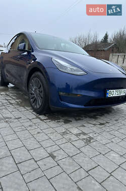 Tesla Model Y  2024