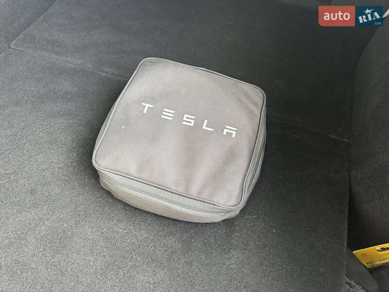 Позашляховик / Кросовер Tesla Model Y 2023 в Львові фото 9 Позашляховик / Кросовер Tesla Model Y 2023 в Львові