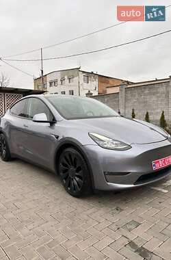 Tesla Model Y 2024