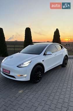 Tesla Model Y  2021