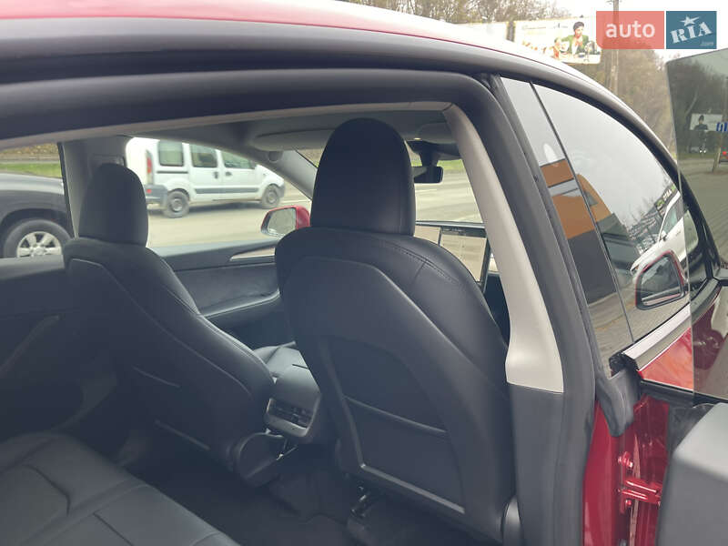 Позашляховик / Кросовер Tesla Model Y 2025 в Чернівцях фото 19 Позашляховик / Кросовер Tesla Model Y 2025 в Чернівцях