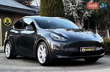 Tesla Model Y  2024