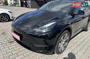 Tesla Model Y  2024