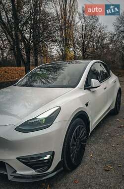 Tesla Model Y  2022