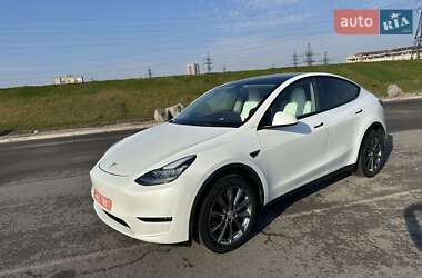 Tesla Model Y  2022