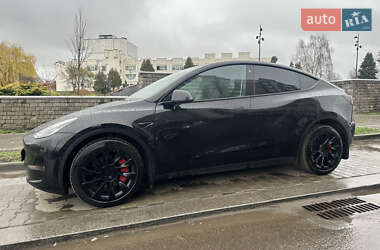 Tesla Model Y  2021