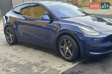 Tesla Model Y  2021