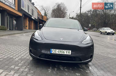 Tesla Model Y  2024