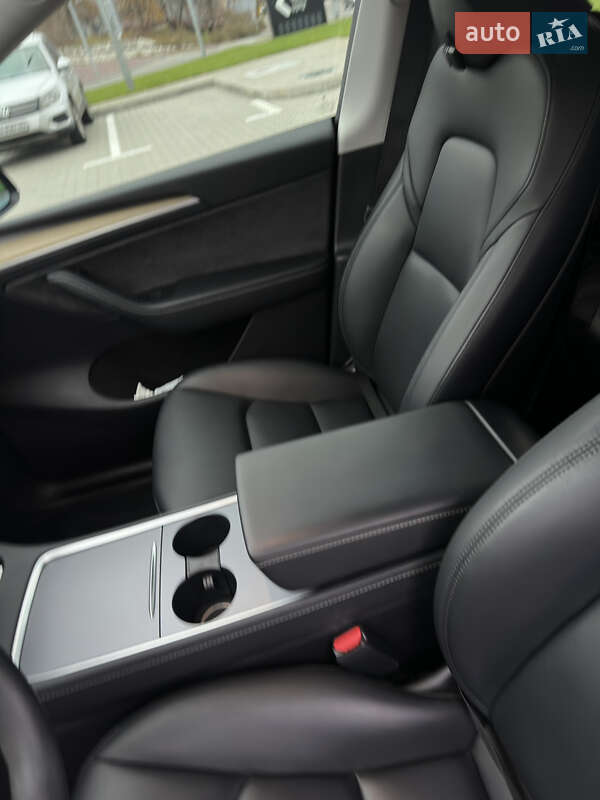 Позашляховик / Кросовер Tesla Model Y 2022 в Києві фото 13 Позашляховик / Кросовер Tesla Model Y 2022 в Києві