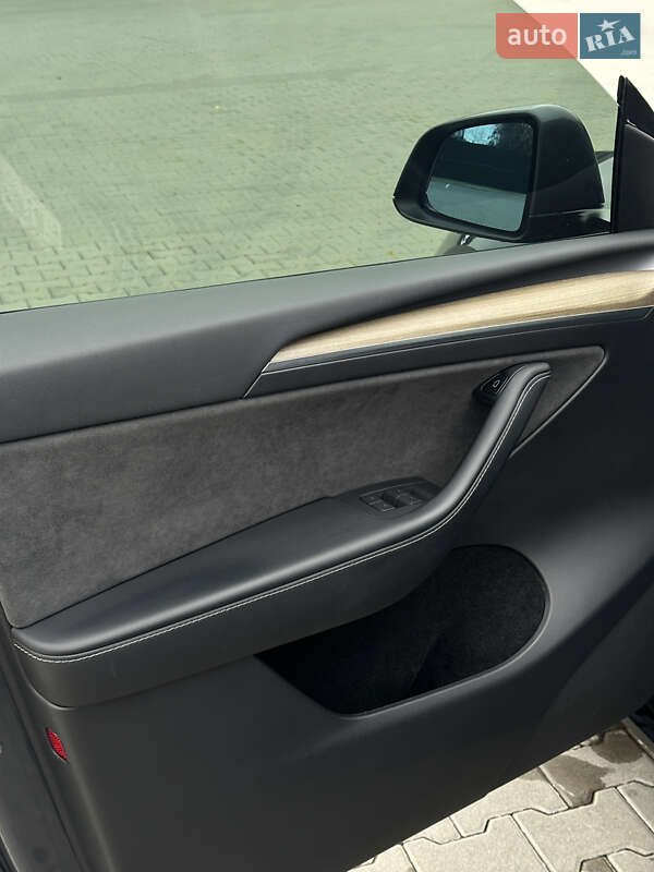 Позашляховик / Кросовер Tesla Model Y 2022 в Києві фото 10 Позашляховик / Кросовер Tesla Model Y 2022 в Києві