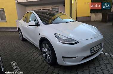 Tesla Model Y  2021
