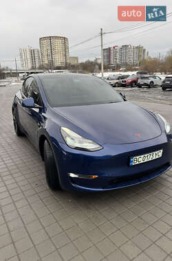 Tesla Model Y  2021