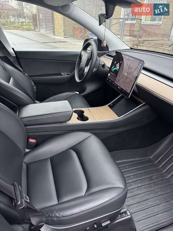 Tesla Model Y 2020