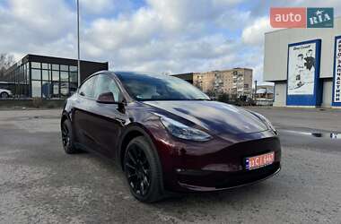 Tesla Model Y  2024