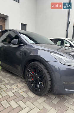 Tesla Model Y  2021