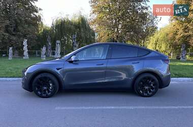 Tesla Model Y  2023