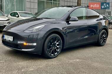 Tesla Model Y  2024