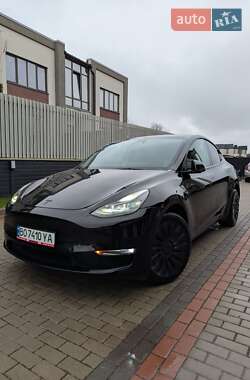 Tesla Model Y  2024