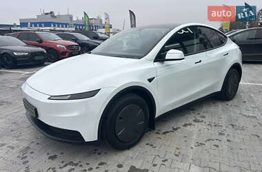 Tesla Model Y 2025