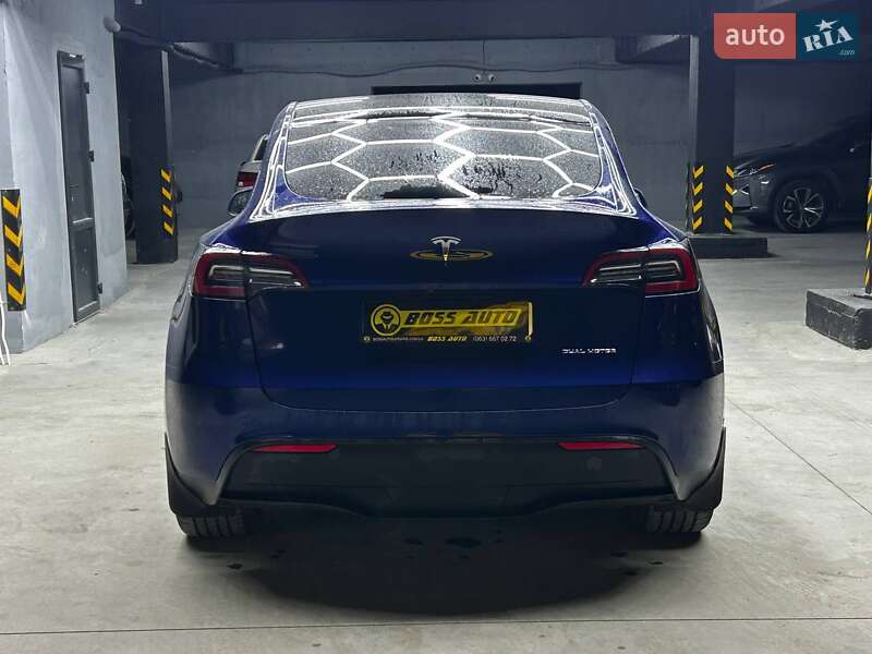 Внедорожник / Кроссовер Tesla Model Y 2023 в Черновцах