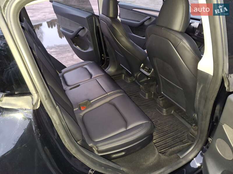 Внедорожник / Кроссовер Tesla Model Y 2023 в Житомире