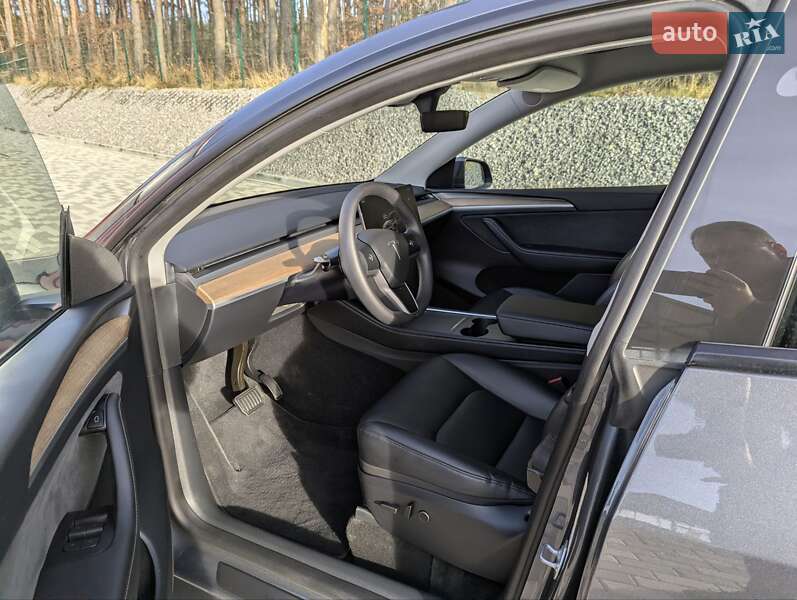 Позашляховик / Кросовер Tesla Model Y 2023 в Львові