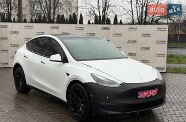Tesla Model Y  2020