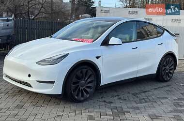 Tesla Model Y  2020