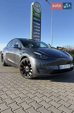 Tesla Model Y  2021