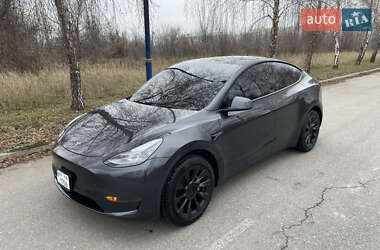 Tesla Model Y  2024